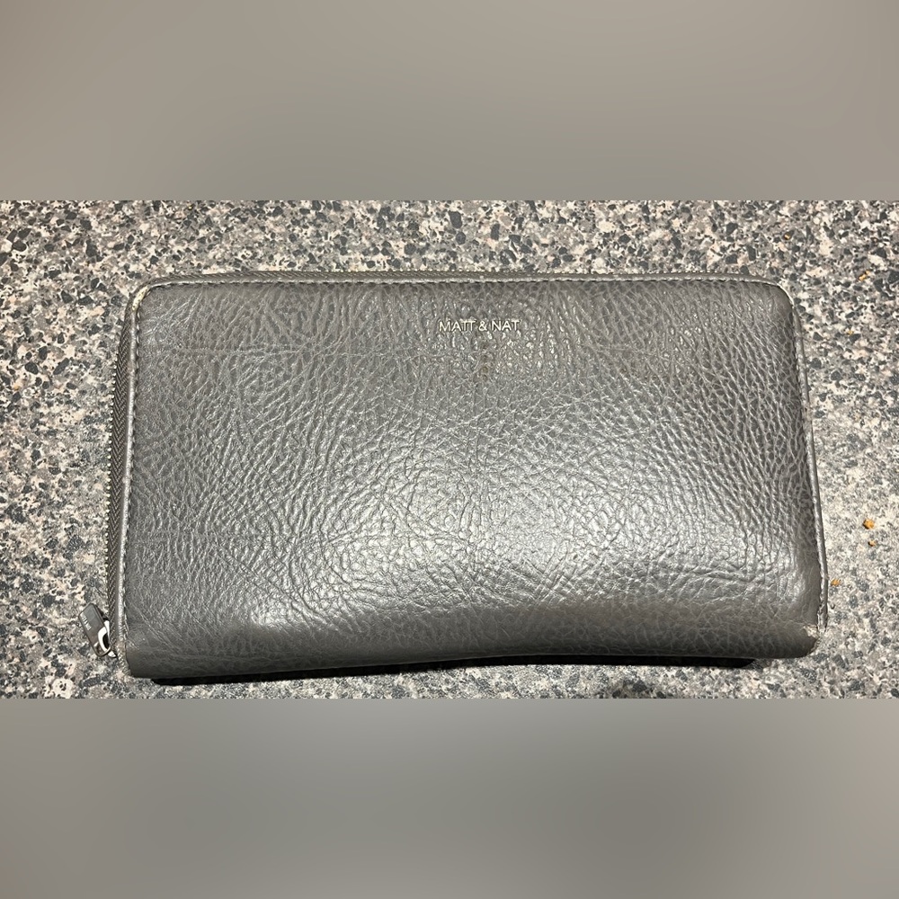Matt & Nat Purity wallet. Dark Grey.